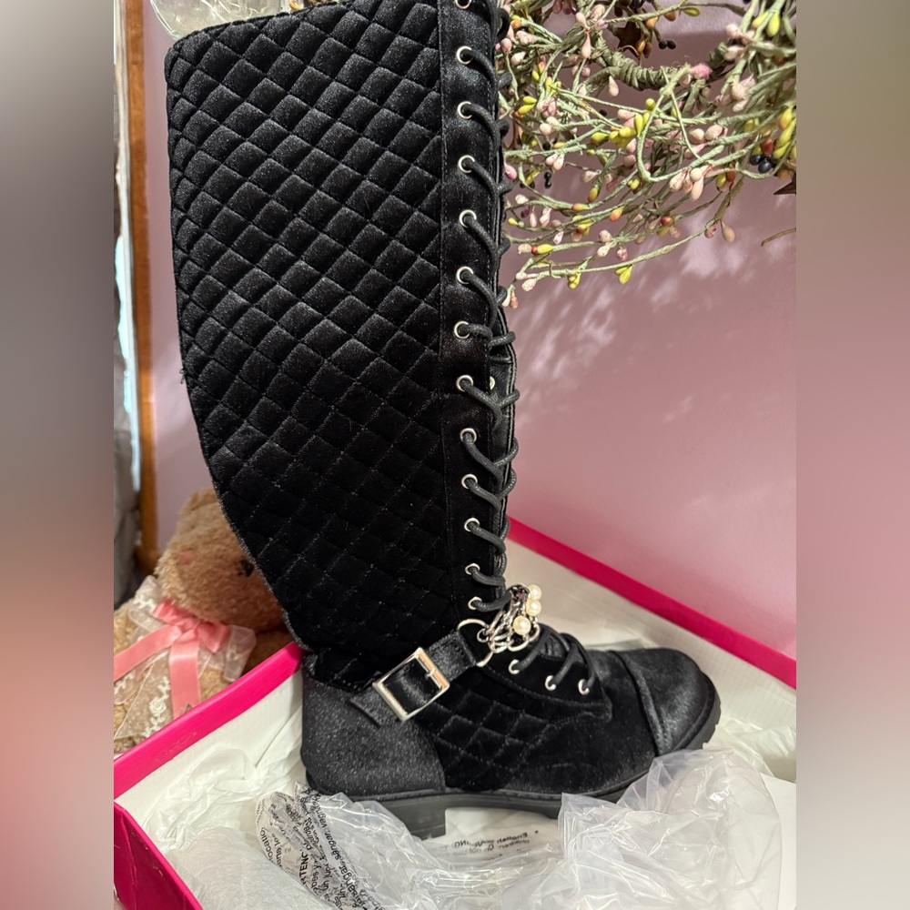 Trendy Black Quilted Velvet Lace-Up Tall Boots W/ Pearls and Chains Lug Sole 7.5